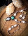 Ręcznie robiona biżuteria boho z kamieni naturalnych. Kamień księżycowy i amazonit w połączeniu z muszlami kauri.
