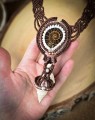 Naszyjnik z muszlą i amonitem, biżuteria handmade z naturalnych materiałów, styl boho slow fashion