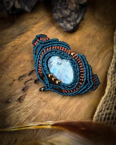 Spinka do włosów z kamieniem księżycowym-  talizman kobiecej intuicji handmade