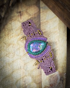 Szeroka bransoletka z labradorytem handmade - mikromakrama z kamieni naturalnych