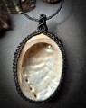 Ręcznie wykonany naszyjnik z naturalną muszlą Haliotis Ovina, talizman inspirowany morzem, biżuteria handmade dla kobiet i mężczyzn.