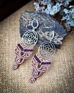 Kolczyki kwiat lotosu handmade- srebrne kolczyki boho, mikromakrama, lekkie kolczyki IMVELO