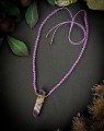 Naszyjnik z naturalnym Ametystem Chevron, złoconym hematytem i zawieszką kwiat lotosu, autorska biżuteria handmade, regulowany choker i długi naszyjnik z kamieni naturalnych.
