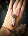 Regulowany naszyjnik z Ametystem Chevron wykonany techniką mikromakramy, liliowy sznurek Linhasita, złocony hematyt, biżuteria z kamieni naturalnych w stylu boho.