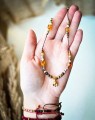 czarna biżuteria z bursztynem i perłami, naszyjnik z kamieni naturalnych, rękodzieło premium, wyjątkowy naszyjnik damski handmade