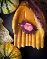 spinka do włosów mikromakrama z kamieniem naturalnym, ręcznie wykonana ozdoba, biżuteria artystyczna, styl boho i alternatywny