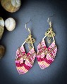 biżuteria z mikromakramy handmade, różowe kolczyki damskie, czerwone kolczyki boho, ręcznie robione dodatki w stylu slow fashion