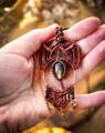 ręcznie robiony naszyjnik z labradorytem i tygrysim okiem, biżuteria handmade mikromakrama
