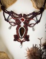 artystyczna kolia z minerałami do stylizacji boho, biżuteria na dekolt, ręcznie pleciony naszyjnik z kamieniami