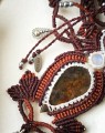 unikatowa biżuteria handmade z mikromakramy, srebrne dodatki, rudy i granatowy sznurek, pracownia Imvelo