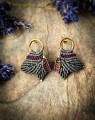 ręcznie robione kolczyki boho z mikromakramy, kolczyki w kształcie liści, biżuteria handmade Imvelo w kolorach natury