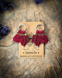 Kolczyki liście z mikromakramy, burgund, zieleń i srebro, biżuteria boho Imvelo