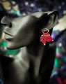 alternatywna biżuteria handmade, kolczyki z mikromakramy w kształcie liści, dodatki do jesiennych stylizacji i mody boho