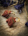 ręcznie robione kolczyki liście z mikromakramy, cynamonowa biżuteria boho z zielonymi i morskimi akcentami, polska marka handmade Imvelo